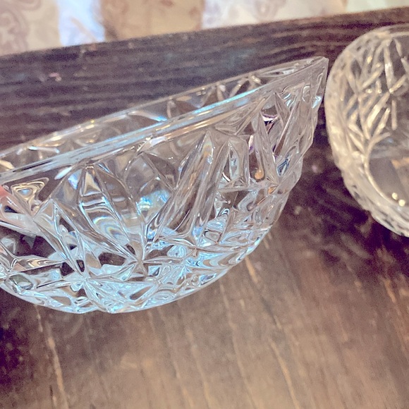 Set of 2 Tiffany and Co 6” rock cut crystal bowl, heavy - Picture 5 of 8